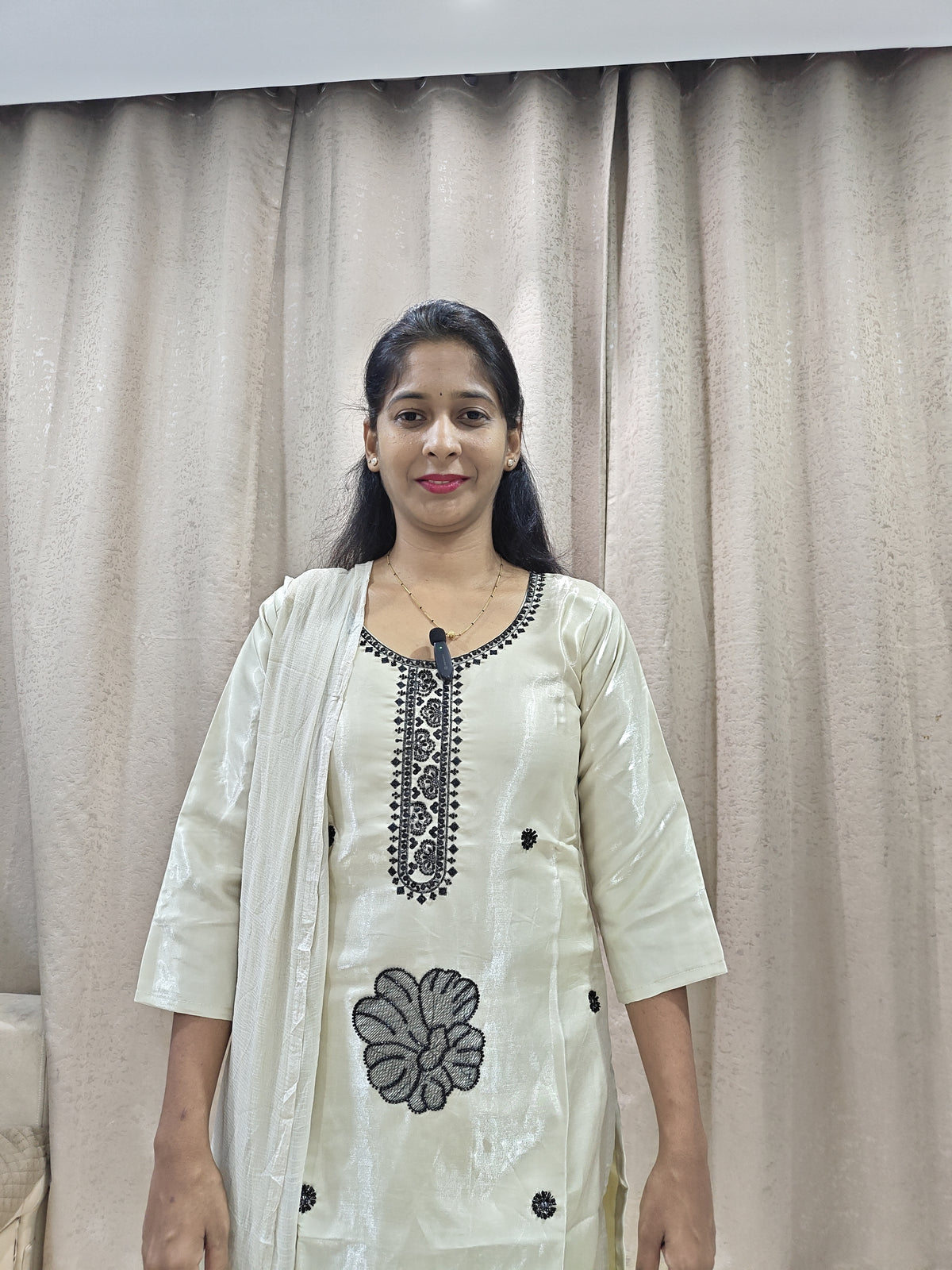 🤍 Elegant Ivory Embroidered Kurta Set